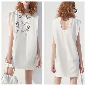 Mo&Co Sleeveless Chain Dress Heart Birds Rose Romantic Street Art to Wear Ivory